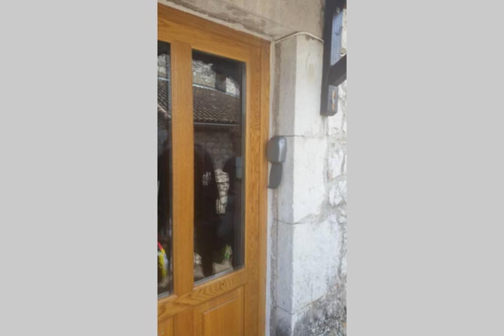Maison Pierre Et Voute Au Coeur Du Village Balazuc Exterior photo